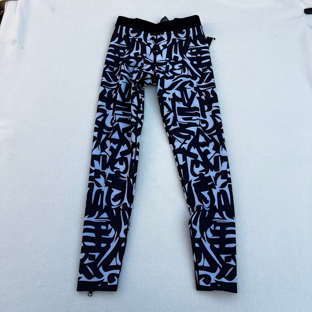 Ultracor Ascent Elite Graffiti Print Performance Leggings Black White‎ Size 2
